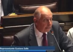 Gustavo Salle / Irrupción en el Parlamento con un discurso crítico y anti-sistema