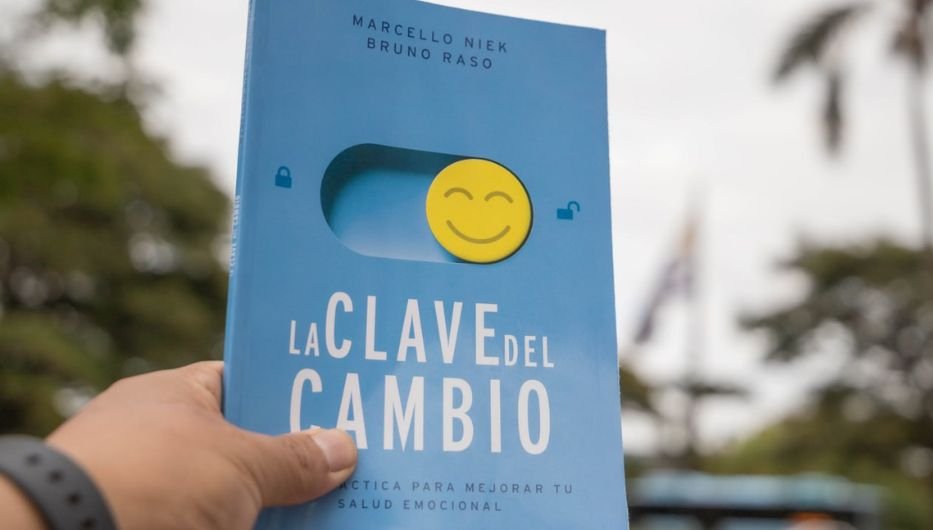 La Clave del Cambio / Un libro gratuito para transformar tu vida emocional