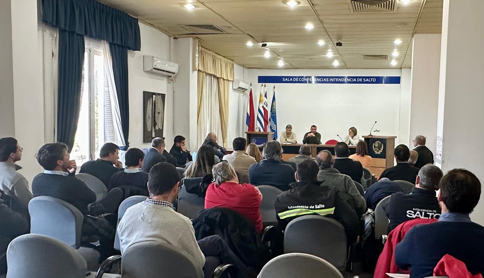 Albisu reunió gabinete para informar sobre crisis financiera en la Intendencia