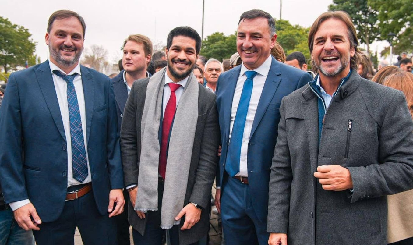Urnas y Gabinete