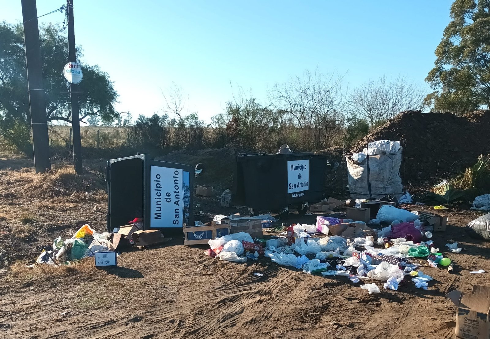 San Antonio: nuevos contenedores victimas del vandalismo.