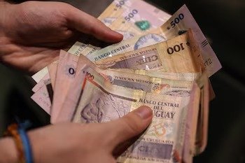 PESIFICAR PARA EL PUEBLO, DOLARES PARA EL PODER