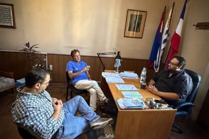 𝗧𝗥𝗔𝗕𝗔𝗝𝗢 𝗖𝗢𝗡𝗝𝗨𝗡𝗧𝗢 𝗖𝗢𝗡 𝗘𝗟 𝗣𝗢𝗟𝗜𝗖𝗟Í𝗡𝗜𝗖𝗢 𝗩𝗘𝗧𝗘𝗥𝗜𝗡𝗔𝗥𝗜𝗢 𝗗𝗘𝗟 𝗖𝗘𝗡𝗨𝗥