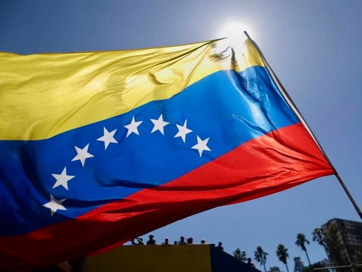 𝐕𝐞𝐧𝐞𝐳𝐮𝐞𝐥𝐚: 𝐥𝐚 𝐥𝐢𝐛𝐞𝐫𝐭𝐚𝐝 𝐜𝐨𝐦𝐨 𝐩𝐮𝐧𝐭𝐨 𝐝𝐞 𝐩𝐚𝐫𝐭𝐢𝐝𝐚