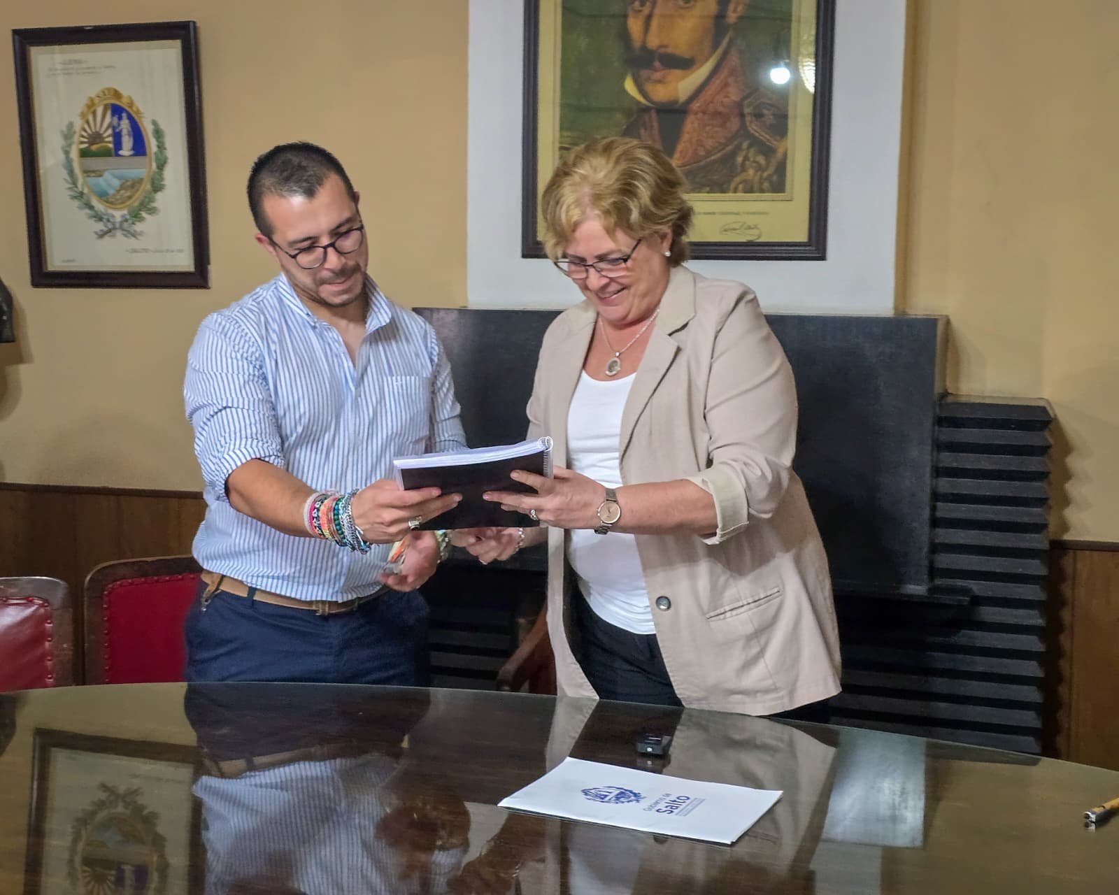 Gobierno de Salto entregó a la Junta Departamental el Presupuesto Quinquenal 2026–2030