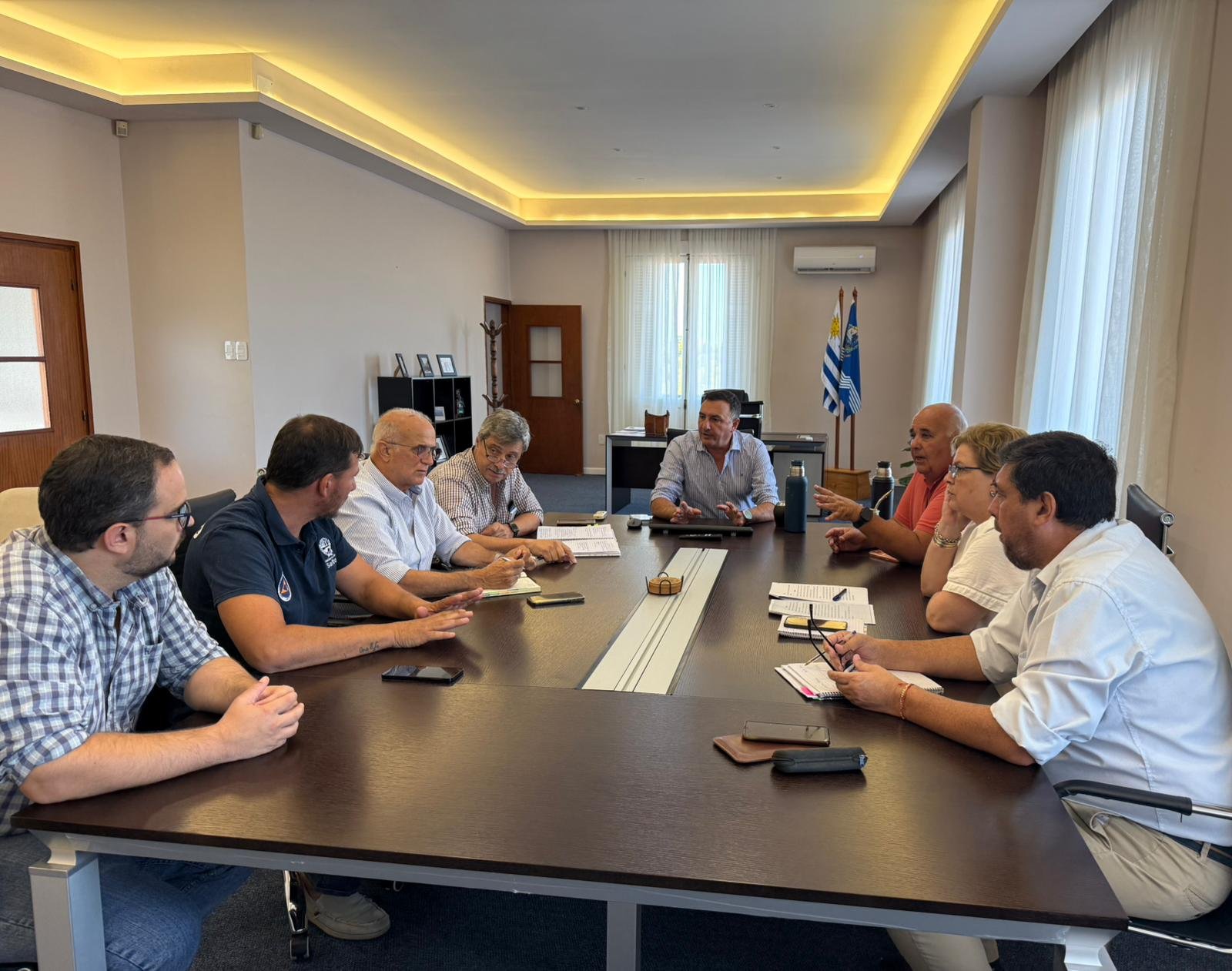 Albisu reunió a su gabinete para coordinar acciones tras el incendio en el Mercado Regional