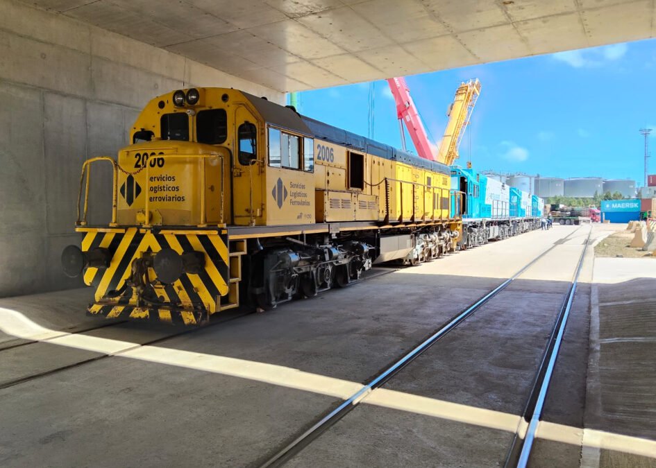 SELF trasladó locomotoras desde el Puerto de Montevideo para su puesta en operación en 2026
