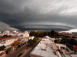Entre tormentas y vientos intensos: qu&eacute; es la &ldquo;ciclog&eacute;nesis&rdquo; que afecta a Uruguay y Entre R&iacute;os