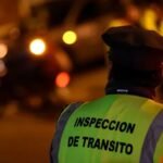 Retiran matr&iacute;cula de veh&iacute;culo que realizaba transporte irregular mientras avanza la regulaci&oacute;n de aplicaciones de transporte