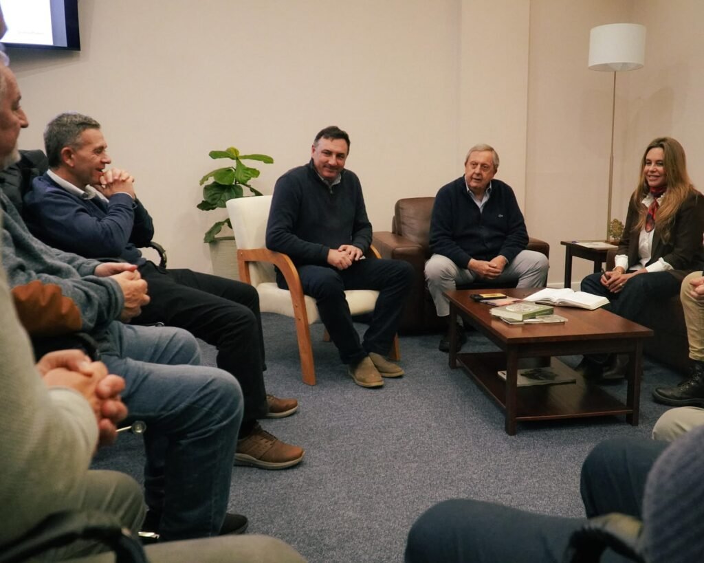 Albisu recibi&oacute; a Carlos Lecueder, quien present&oacute; el proyecto de ampliaci&oacute;n de Salto Shopping por US$ 17 millones