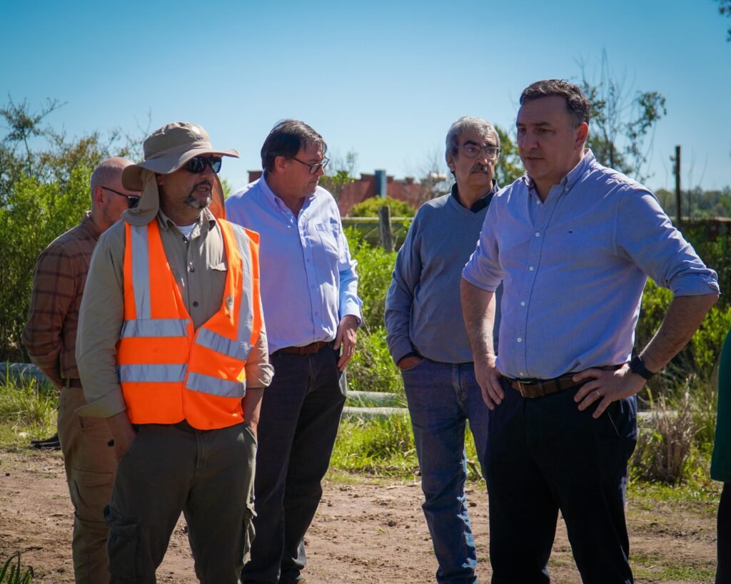 Albisu estuvo en barrio La Chinita, donde comenzaron los trabajos de mejora de calles y canalizaci&oacute;n